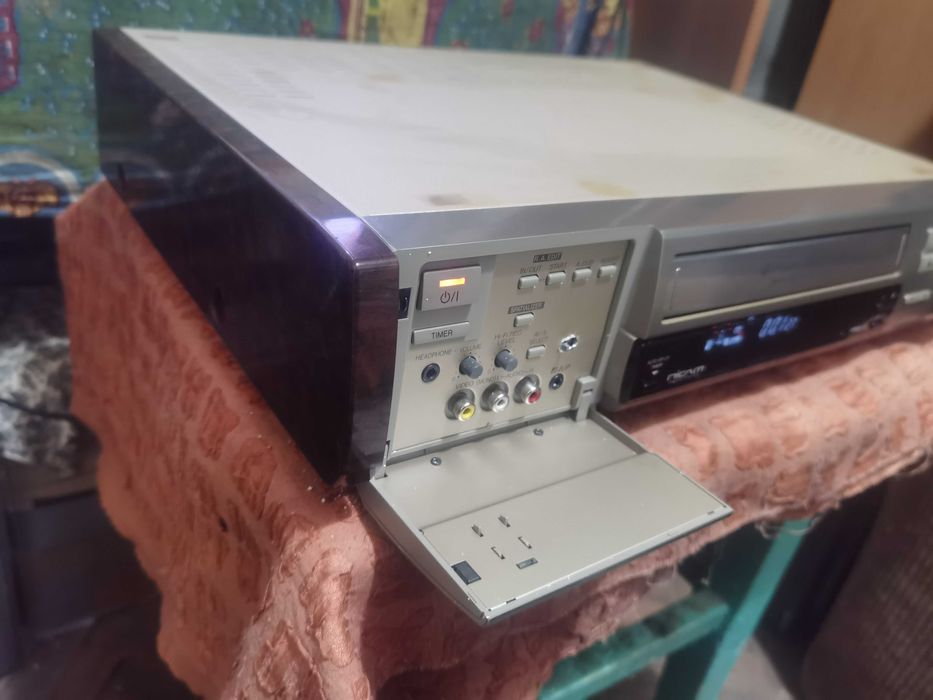Videorecorder Svhs Jvc hr-s 9400 Hunedoara • OLX.ro