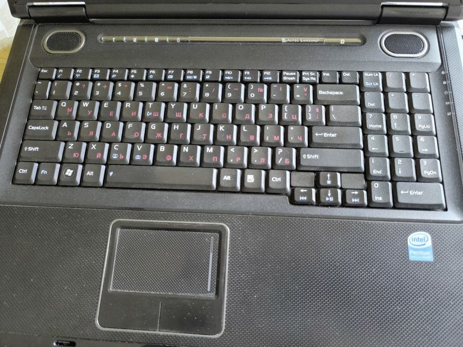 Лаптоп ASUS Pro72Q 17"