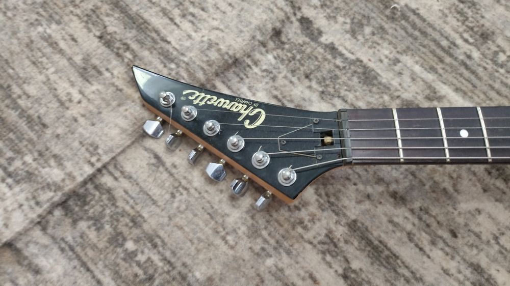 Charvette be charvel (made in Japan )