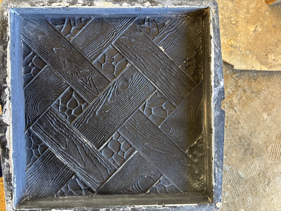 Продам формы для  плитки.