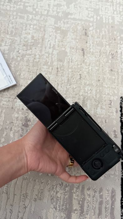 Продам Sony ZV- E10