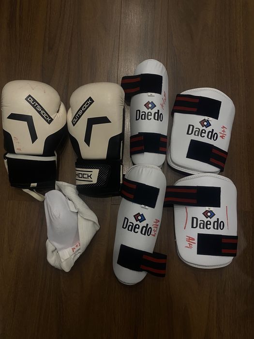 Все М размер, белый сет, одевал 1 раз 10oz