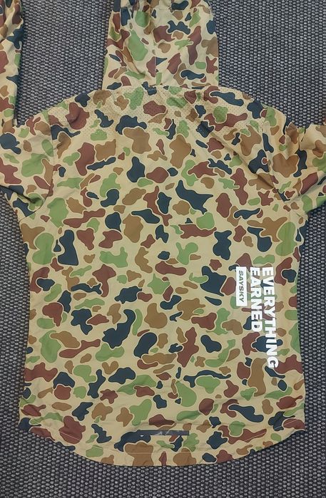 Saysky ветровка за тичане M размер