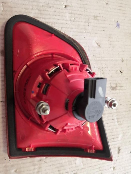 Stop tripla lampa dreapta spate vw Passat b6 break