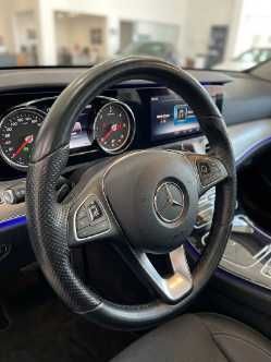 Продавам Mercedes Benz E220d