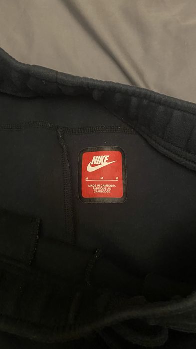 nike tech fleece black