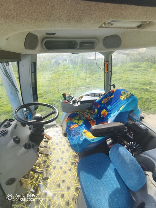 New Holland T8020