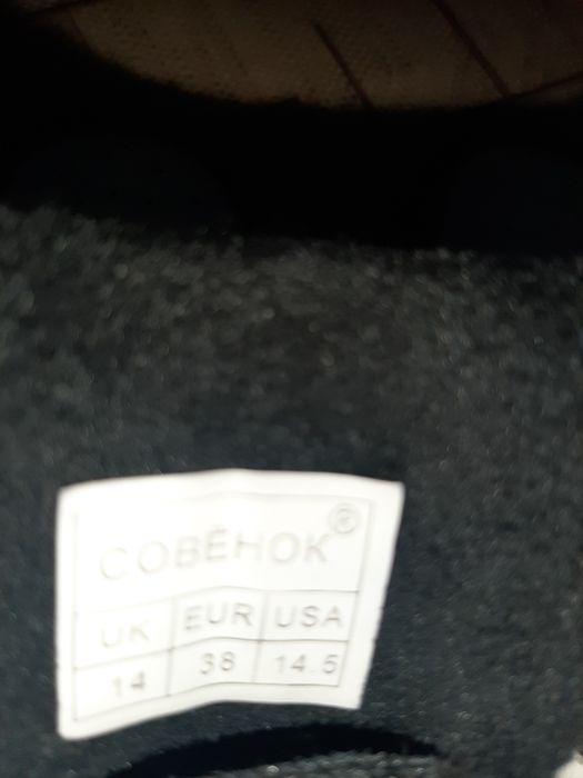 Весенняя обувь кроссовки