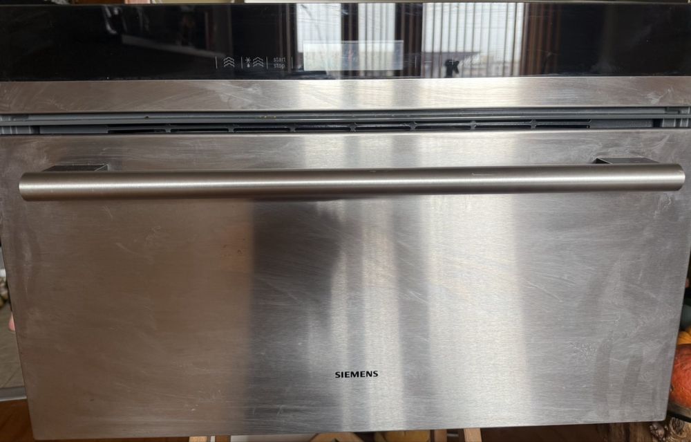 Фурна за вграждане за готвене на пара Siemens