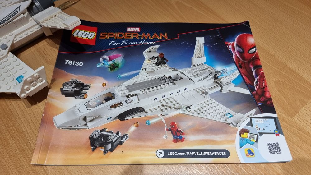 LEGO Super Heroes - Avionul Stark si atacul dronei 76130
