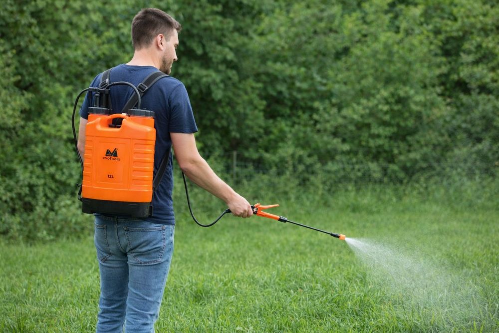 Servicii Debarasari Vegetale, Tuns Iarba,Erbicidat, Frezat