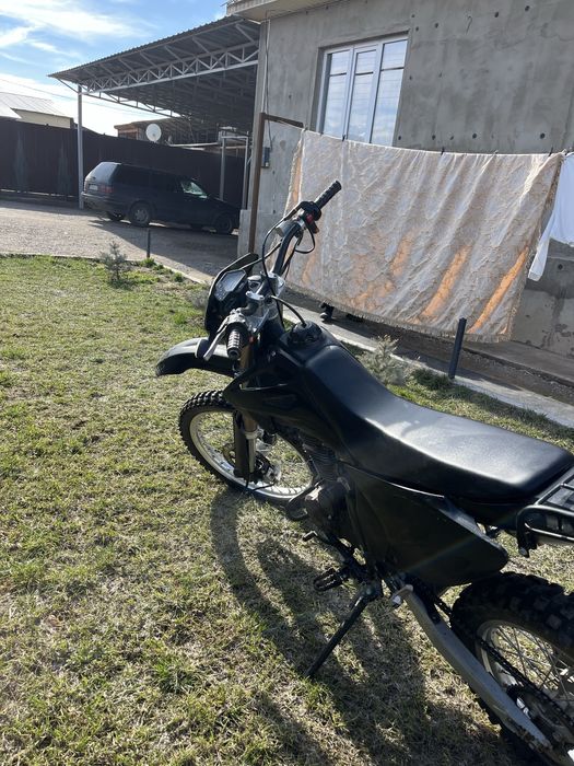 Продам эндуро 06 на 172 моторе пробег 800км