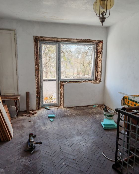 Двустаен в гр. Долни Чифлик (до к. к. Шкорпиловци)