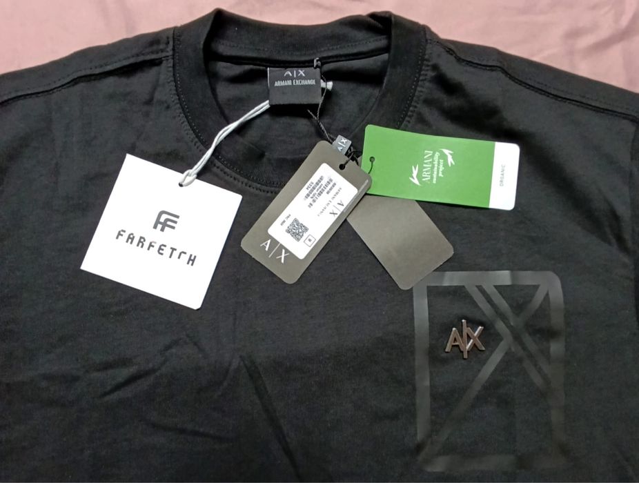 Vand tricou nou de barbati Armani Exchange