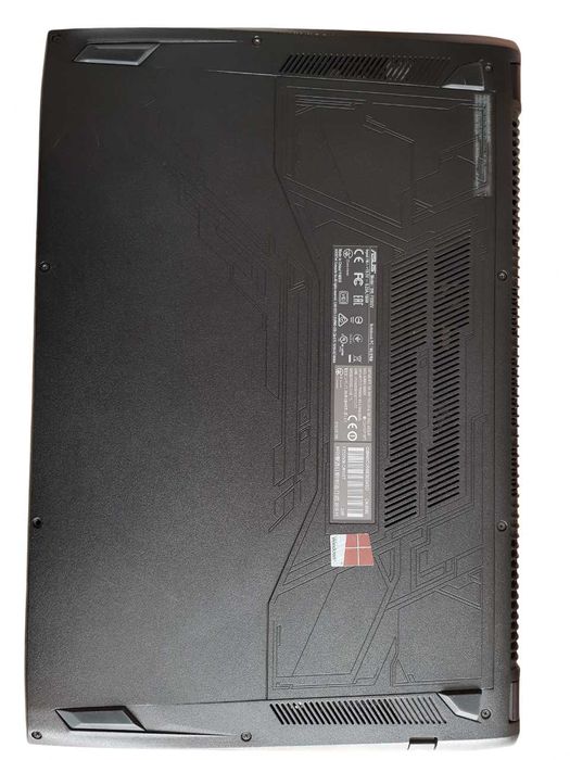 ASUS FX502VM 15.6'' FHD i7-6700HQ GeForce GTX 1060 24GB RAM 1TB HDD