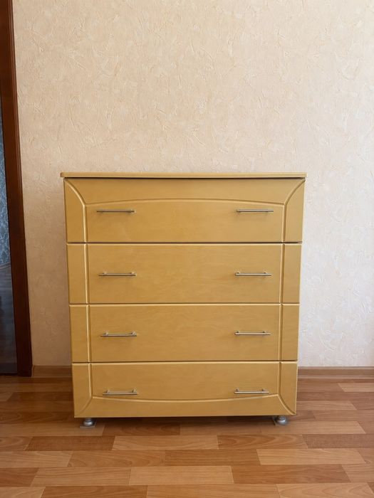 Продам спальный гарнитур