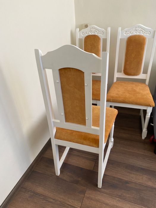 Трапезни столове