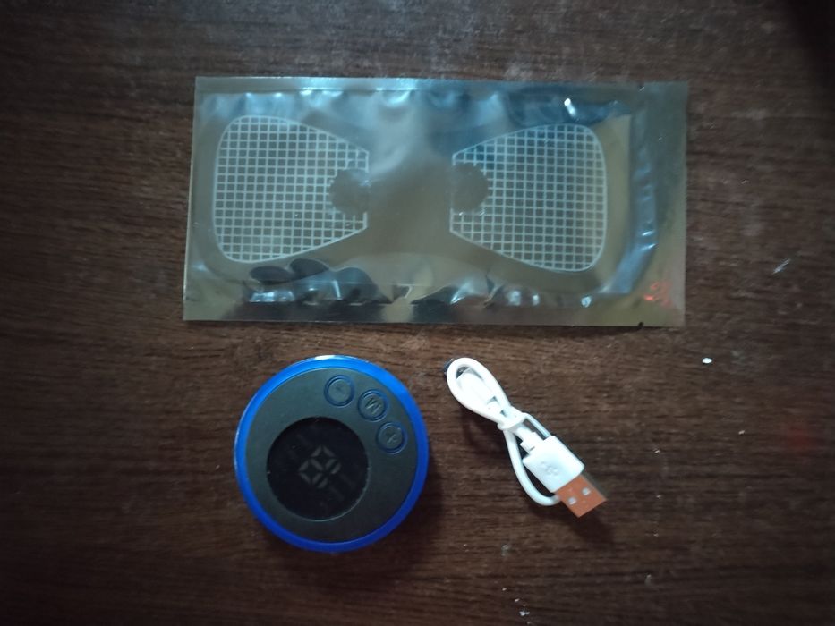 Mini aparat de masaj portabil
