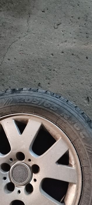 Vând jante aluminiu 205/65 R16C