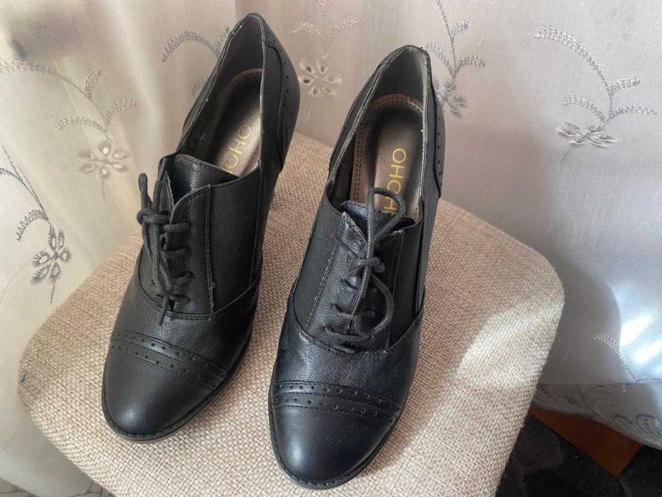 Ботинки кожаные на шнуровке