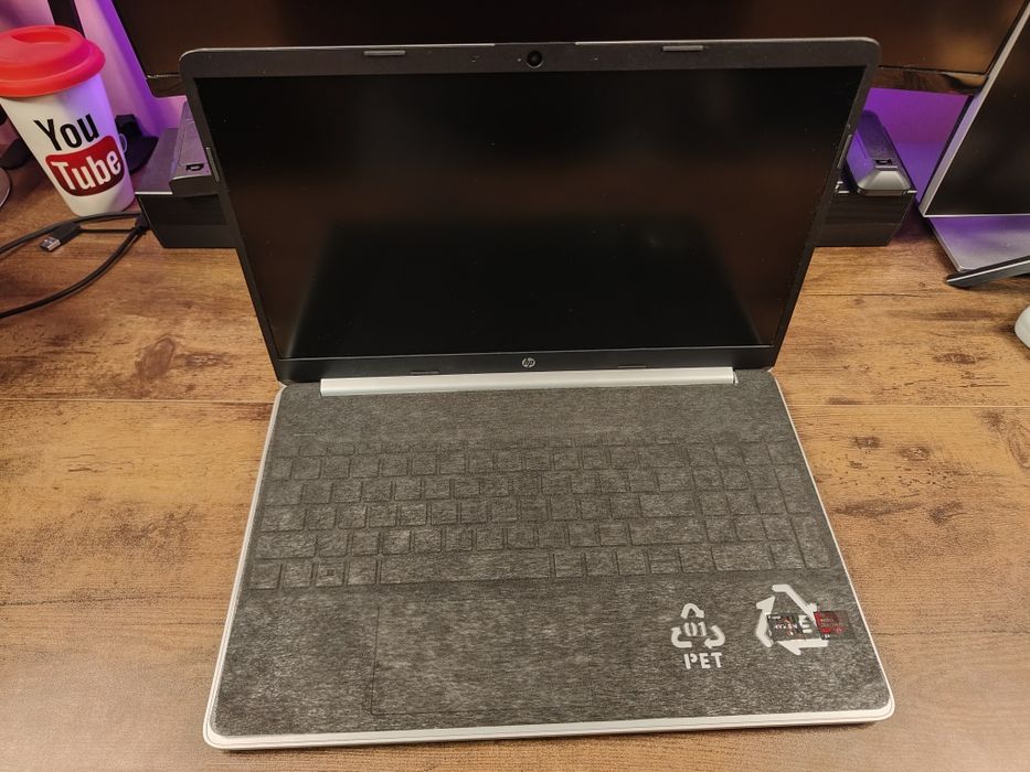 HP Laptop 15s AMD Ryzen 5 5500U Чисто нов