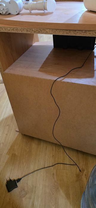 Продавам Тв. Шкафче