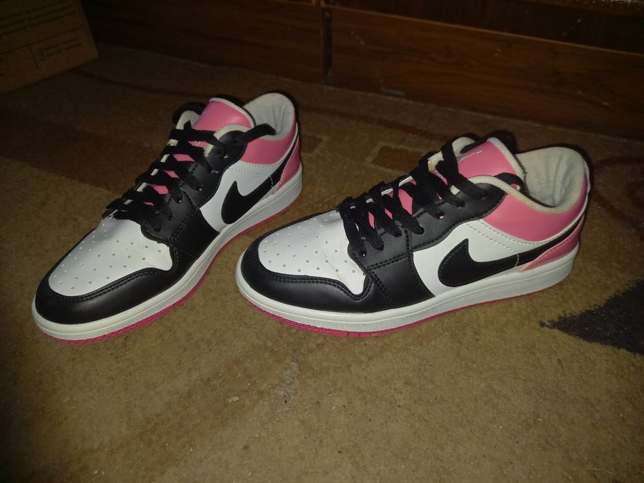 Кроссовки Nike AIR JORDAN.