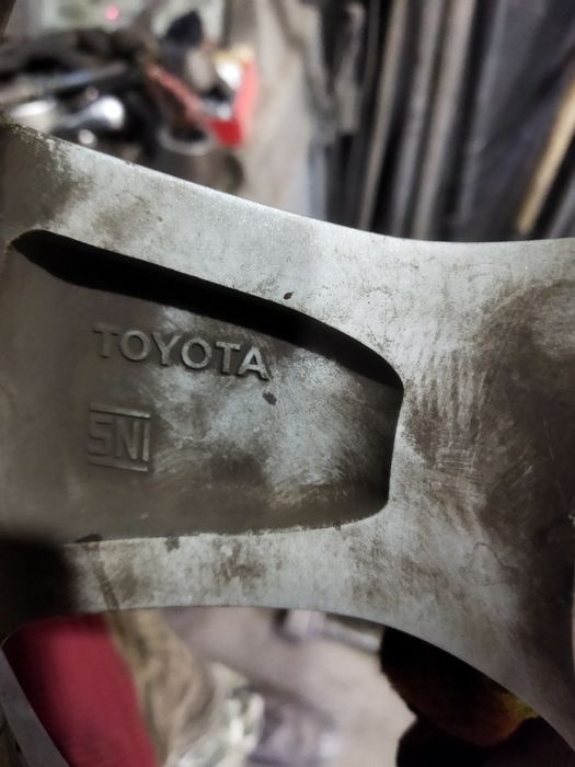Диски Тойота оригинал на 16