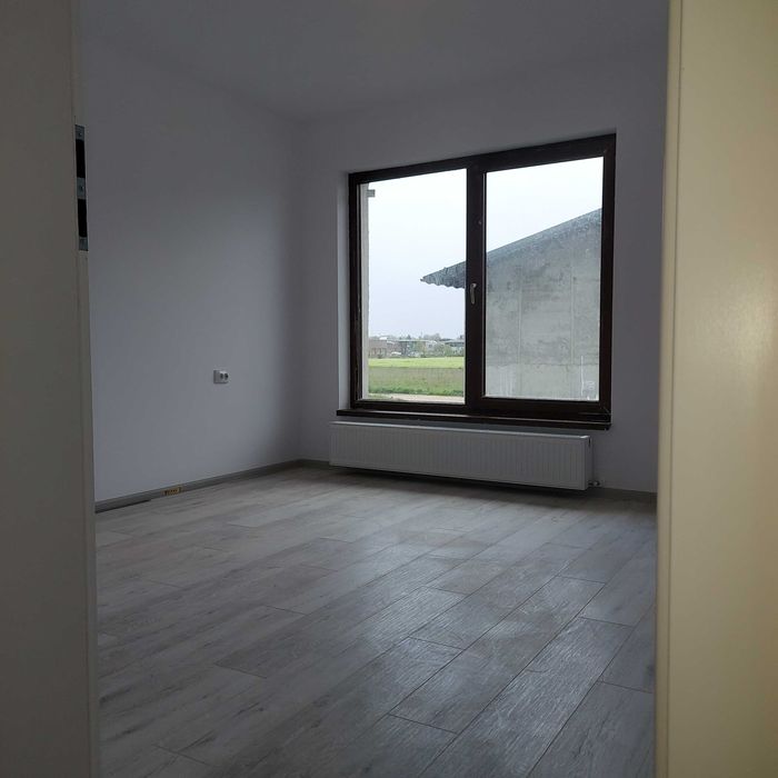 PROPRIETAR inchiriez ofer casa