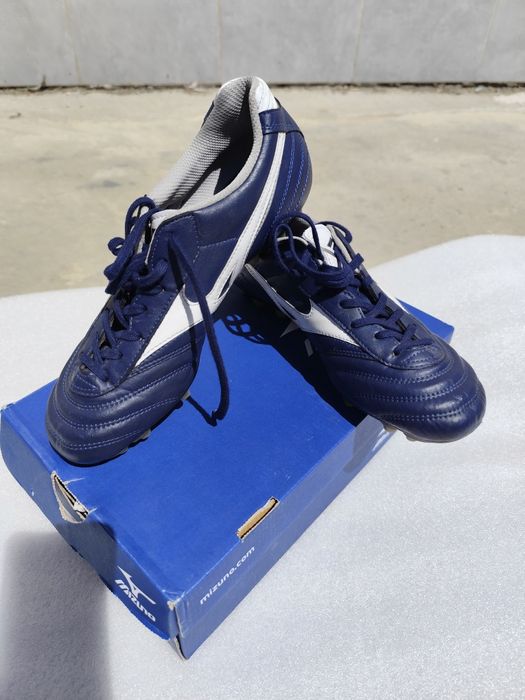 Футболни обувки Mizuno, 39 номер