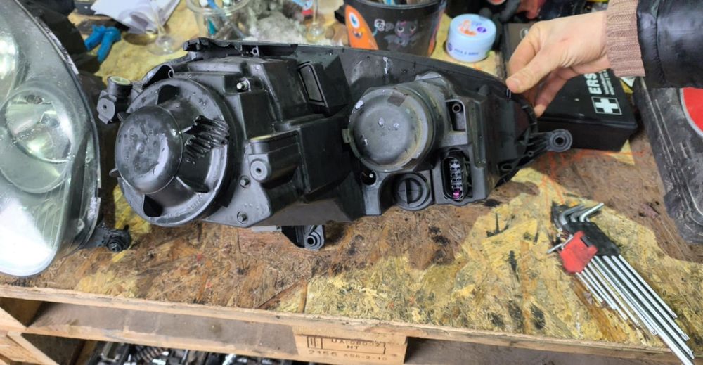 Faruri golf 5 cu halogen