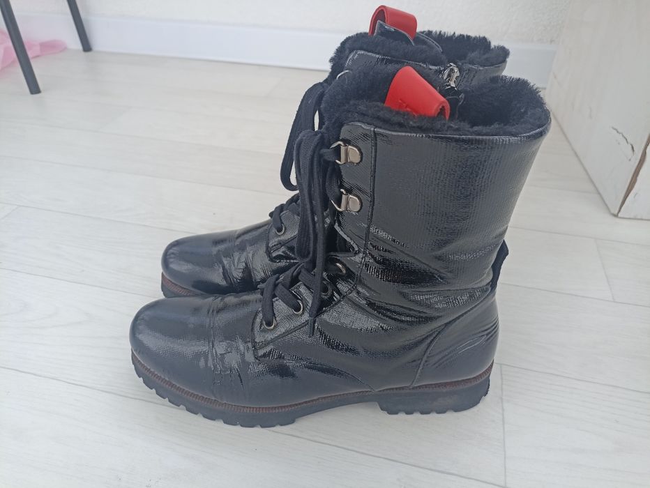 Продам зимнюю обувь