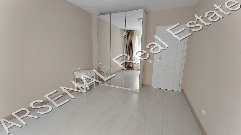 Дава се под наем Тристаен апартамент в София, Център - 100 кв.м за 1000 € - Снимка #4