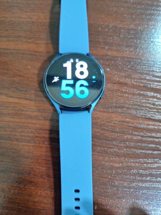 Samsung galaxy smart wach 5 aqilli soat srochna sotiladi holati yangi