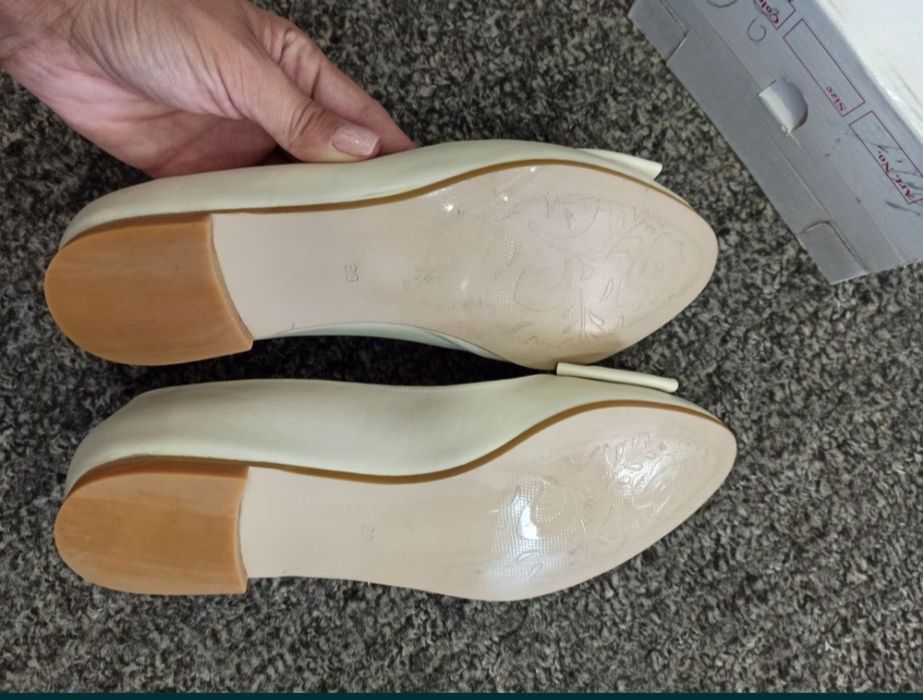 Новые женские туфли