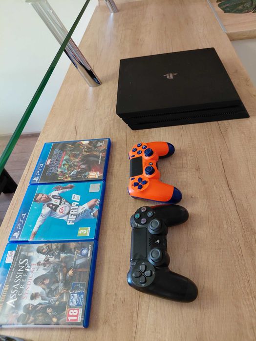 Play Station 4, с два джойстика