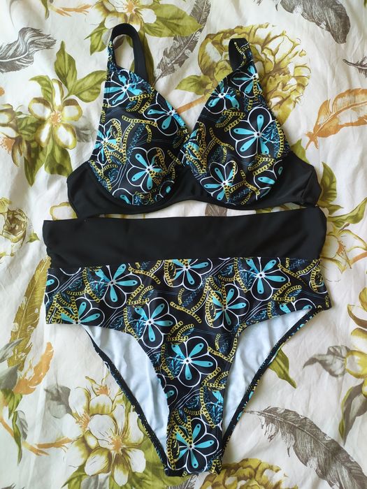 Продавам дамски бански Shein различни размери