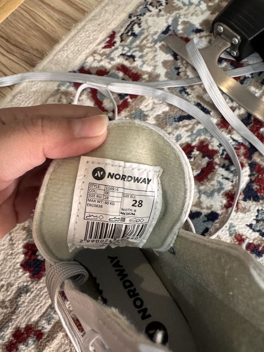 Продам детские коньки