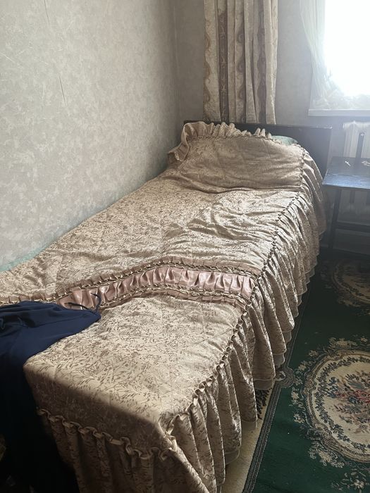 Продам кровати двухспалка вместе с покрывалом