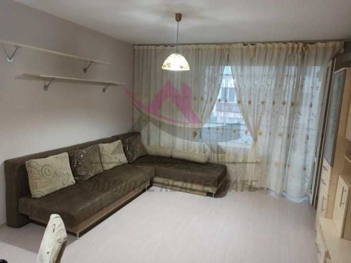 Дава се под наем Двустаен апартамент в Варна, Възраждане 1 - 65 кв.м за 450 € - Снимка #1