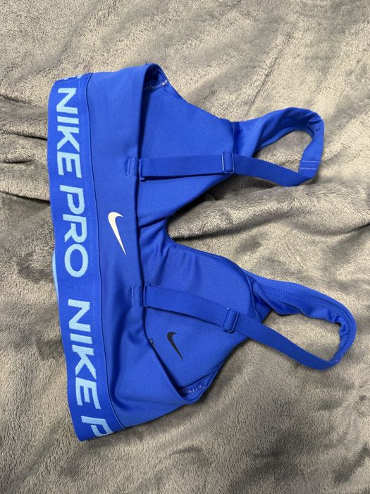 Спортен сутиен NIKE PRO