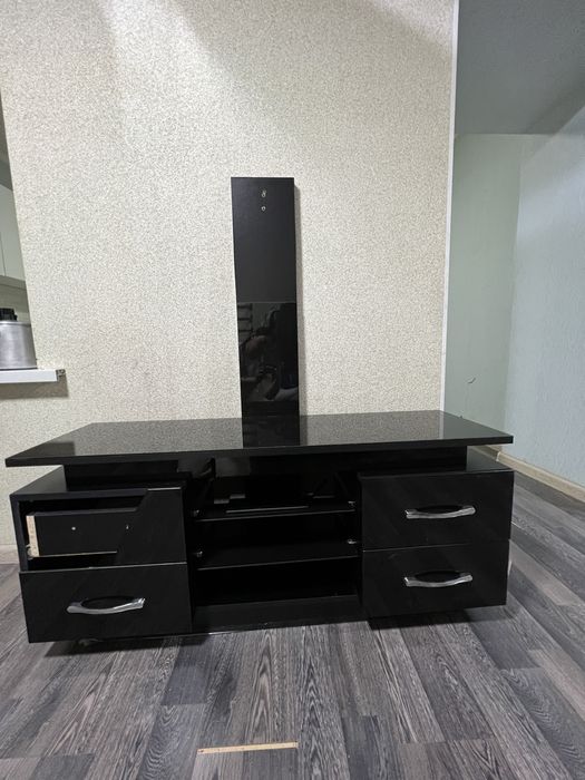 Качественный телевизор подставка