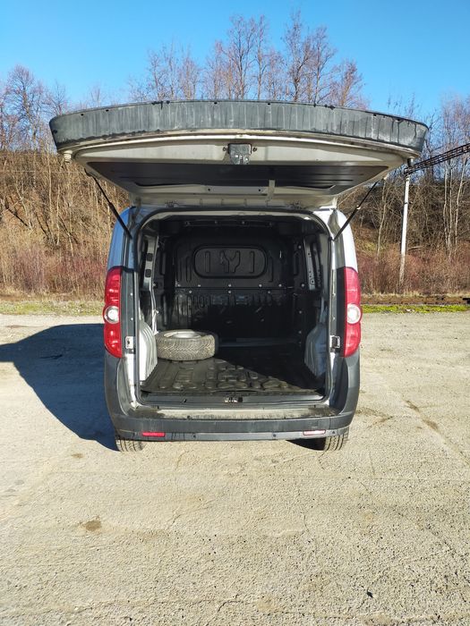 Vând autoutilitară Opel Combo