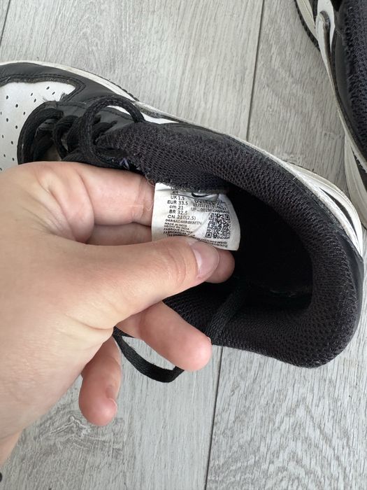 Adidasi tenisi Nike Air Force 1 Low