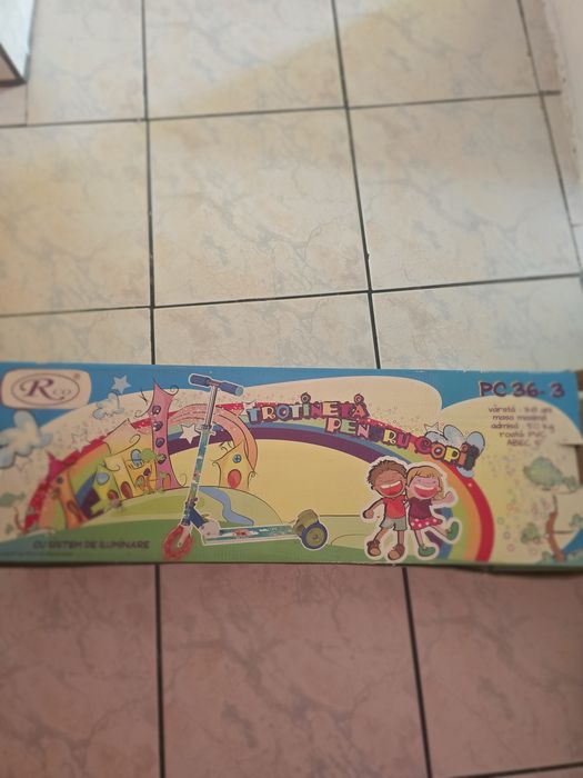 Trotineta pliabila pentru  copii 3-8 ani