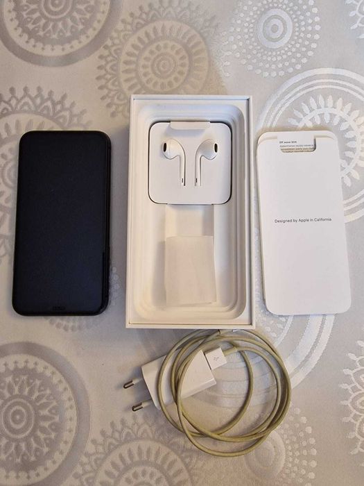 Смартфон Айфон 11, 64 Гб