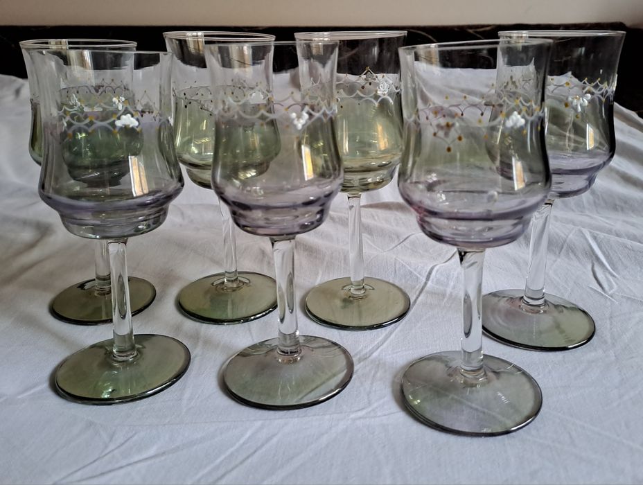 7 pahare vintage cu model decorativ