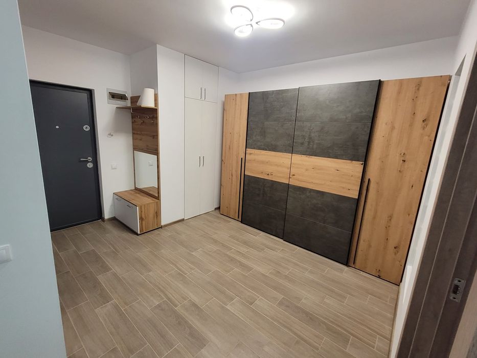 Inchiriez apartament
