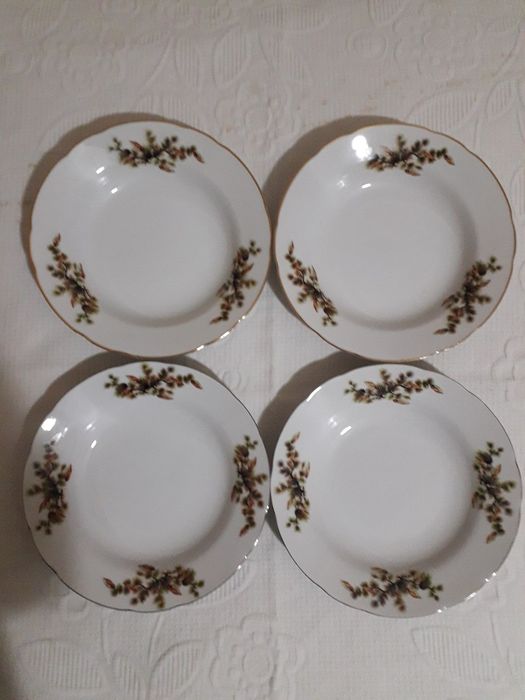 Тарелки японские. Абсолютно новые. Диаметр 23 см.