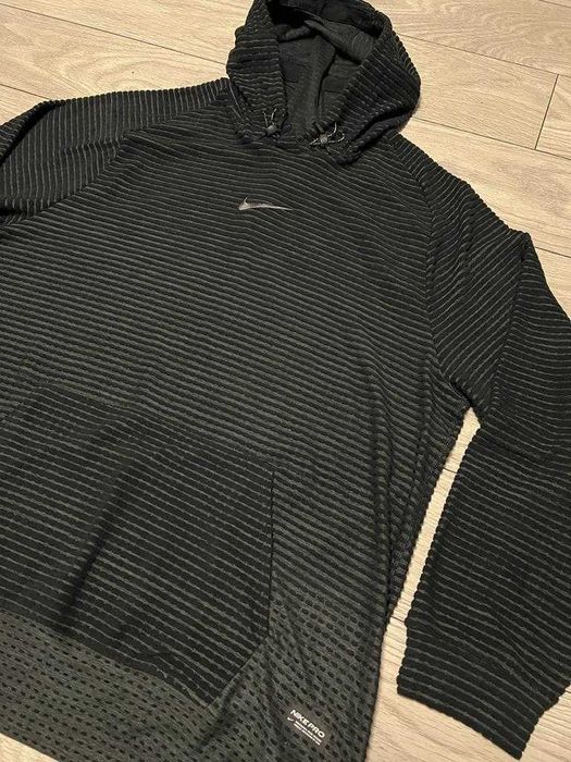 Hanorac negru Nike Pro, marimea XL